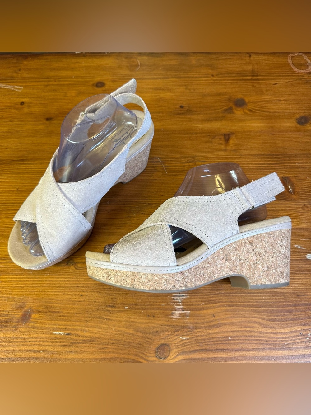 Clarks Giselle Cove Sand Suede Wedge/Block Heel Sandals Size 10